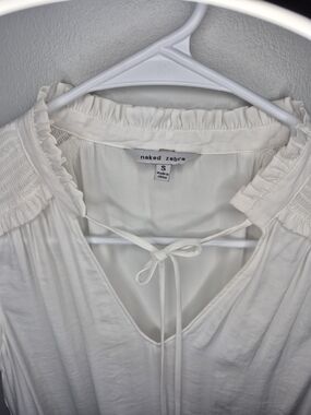 Naked Zebra White Sleeveless Blouse Smocked Shoulder Tie Front Flowy Small